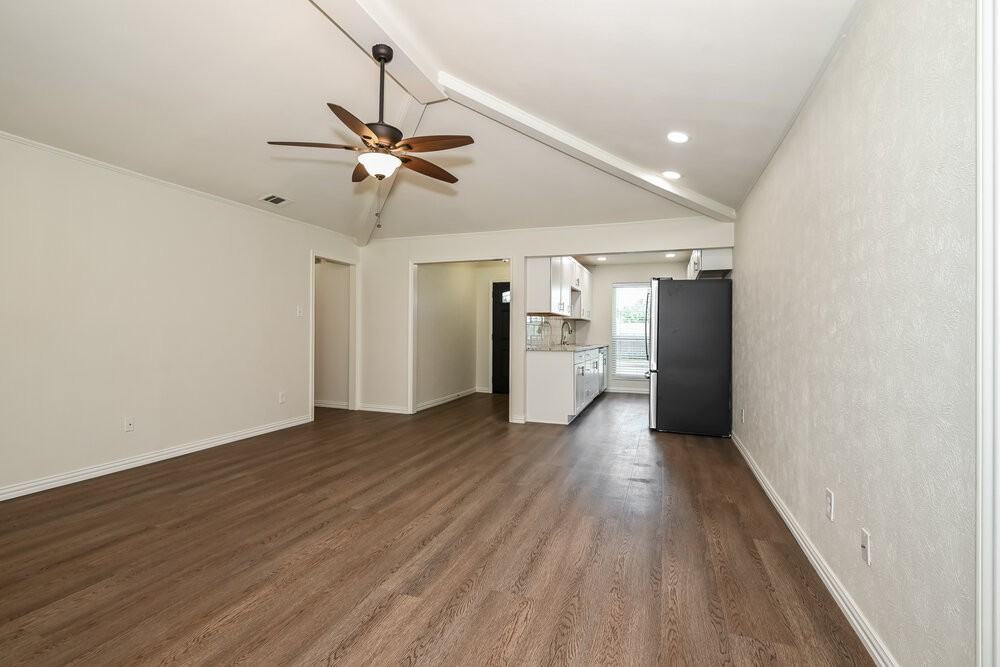 3805 Christine St - Photo 3 of 16