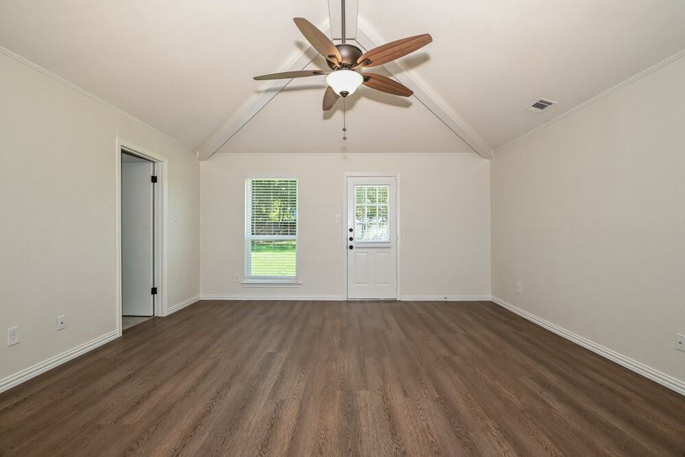 3805 Christine St - Photo 4 of 16