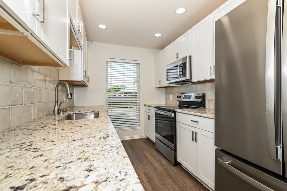 3805 Christine St - Photo 6 of 16