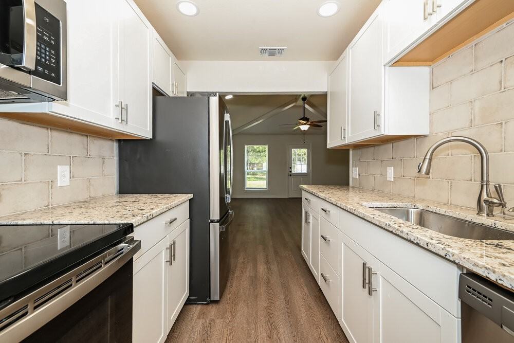 3805 Christine St - Photo 7 of 16