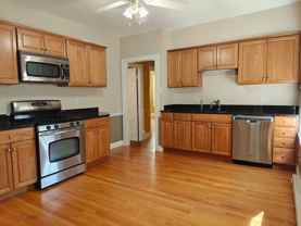 33 Hawthorne St #33 - Photo 1 of 1