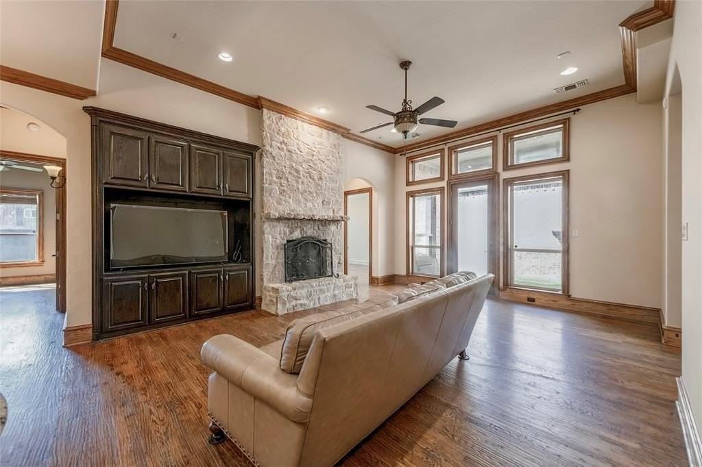 2709 White Dove Dr - Photo 5 of 32