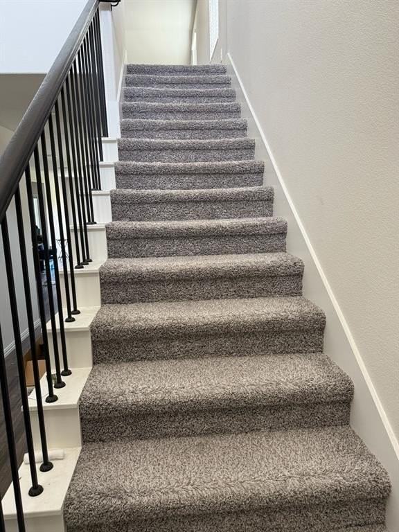 4803 Hunter Hurst Dr - Photo 2 of 11