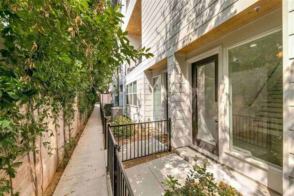 2908 Raleigh St #204 - Photo 3 of 25