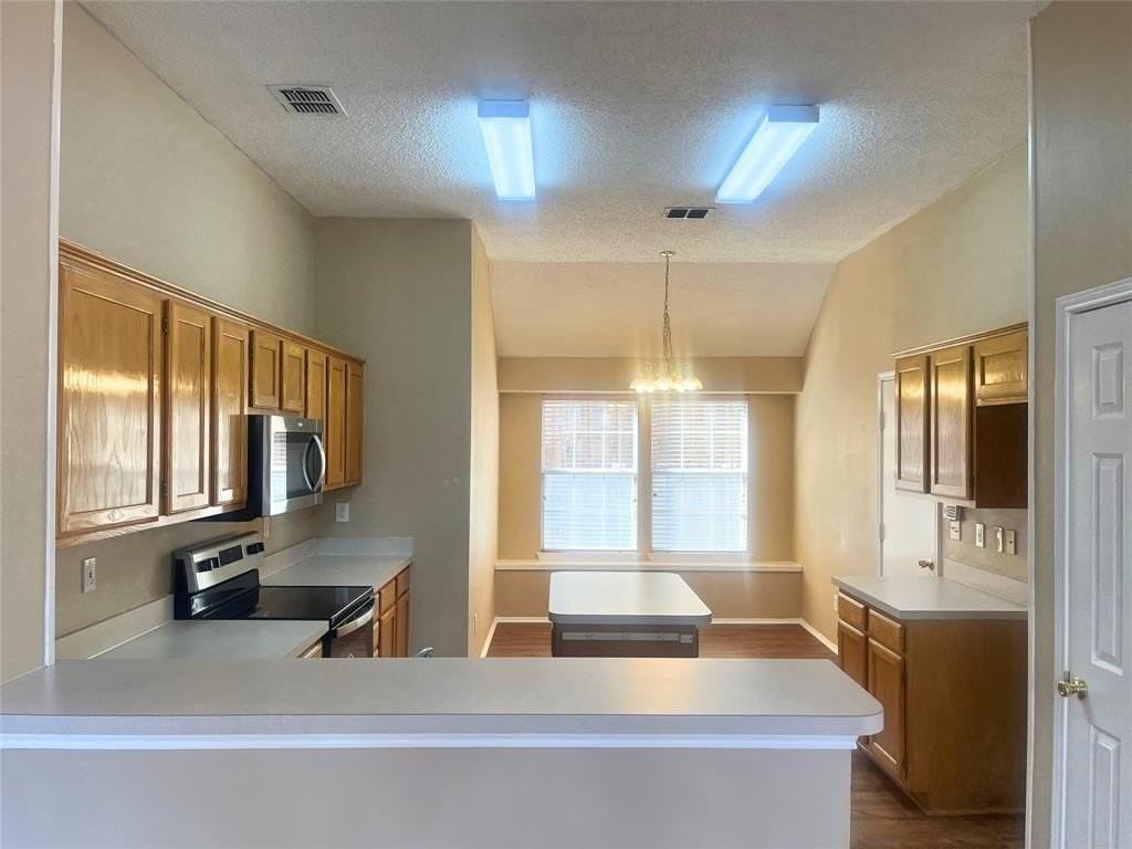 12204 Chattanooga Dr - Photo 5 of 15