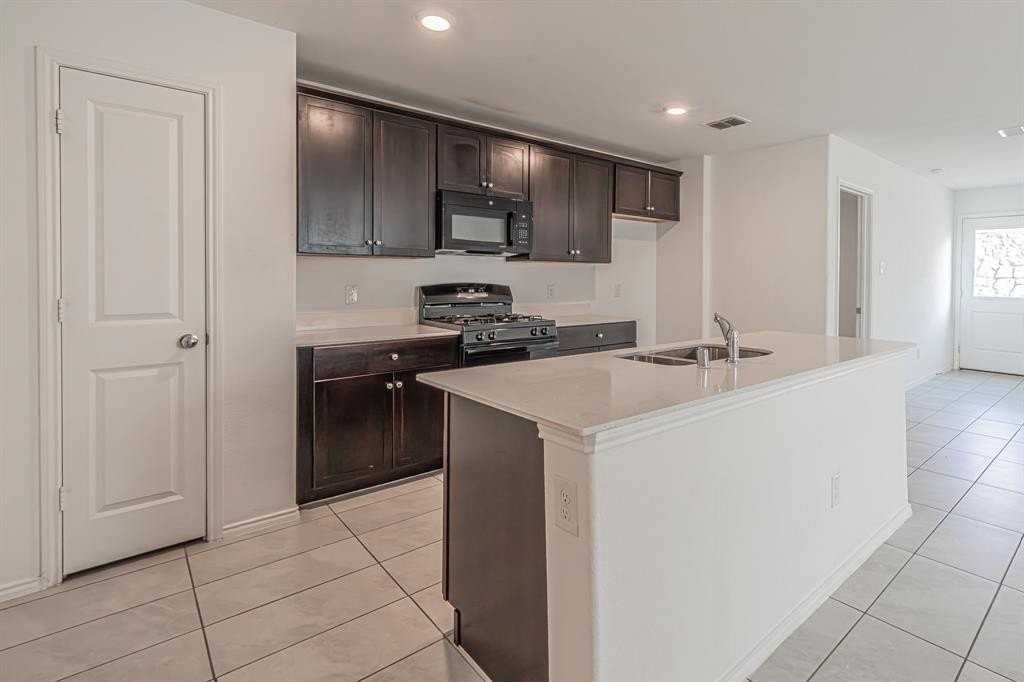 6429 Becker Ave - Photo 6 of 39