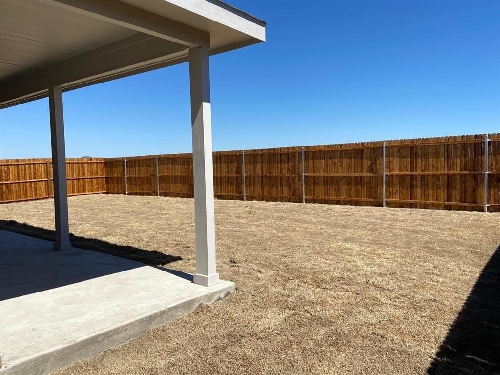 1501 Bridle Dr - Photo 5 of 20