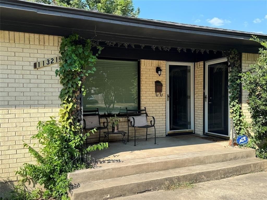 11321 Wyatt St - Photo 4 of 24