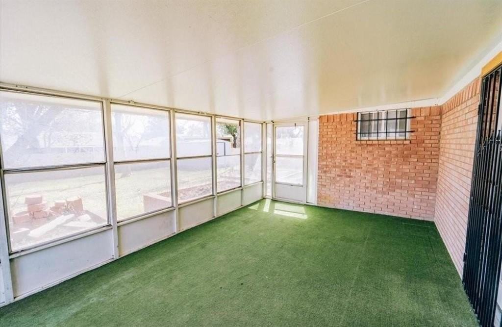 2913 Laredo Dr - Photo 7 of 10