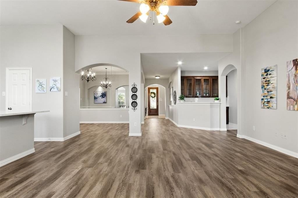 730 Peco St - Photo 6 of 31