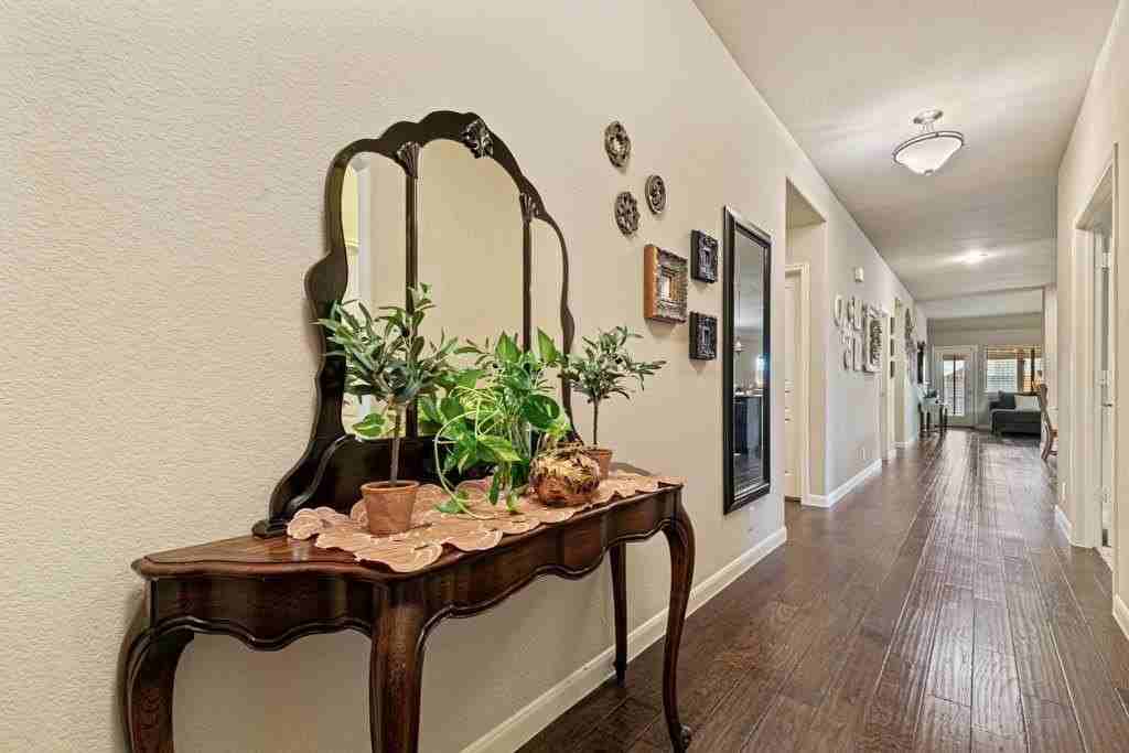 2106 Blakehill Dr - Photo 4 of 29