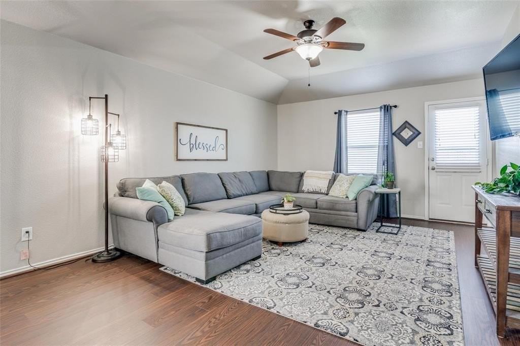 509 Plum Dr - Photo 6 of 20