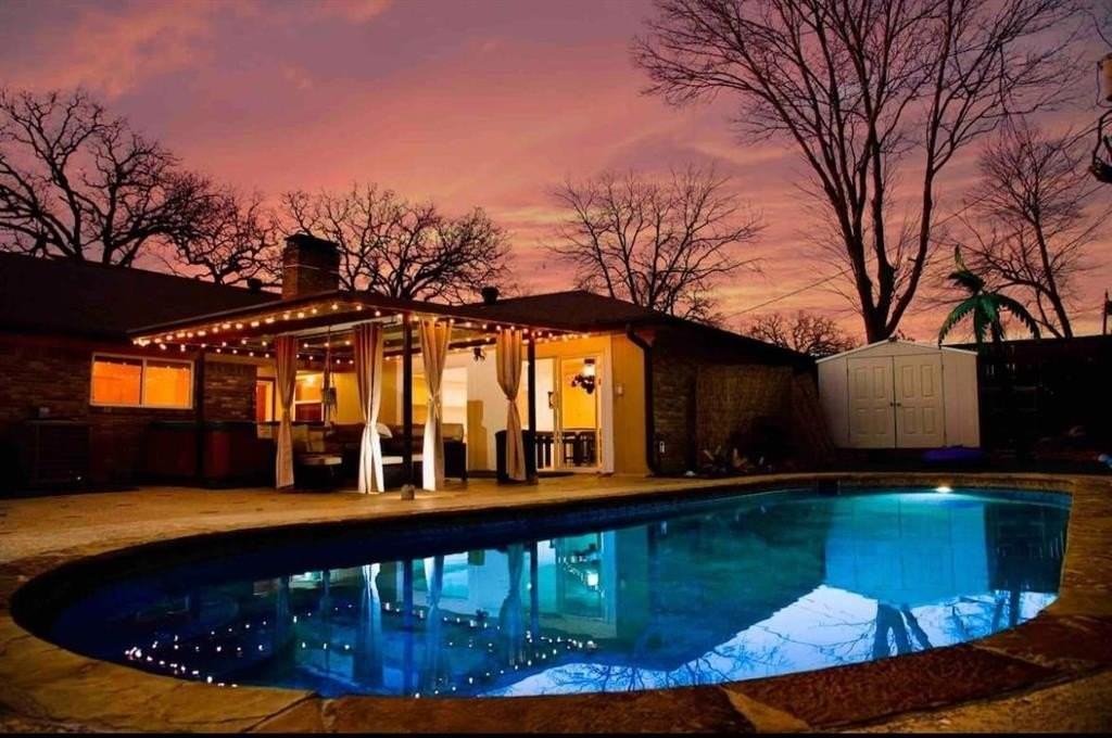 2404 Crestview Cir - Photo 3 of 39