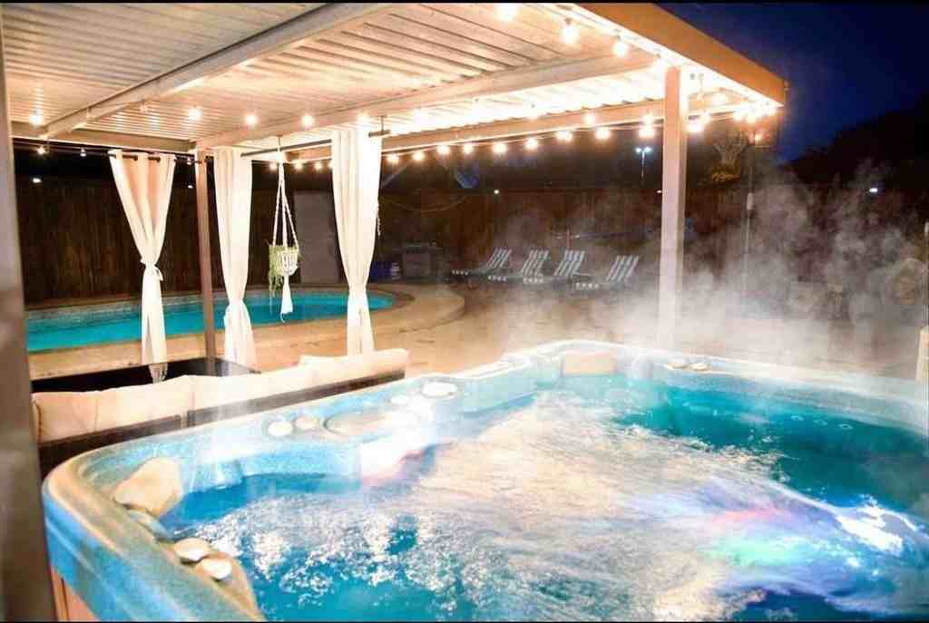 2404 Crestview Cir - Photo 4 of 39