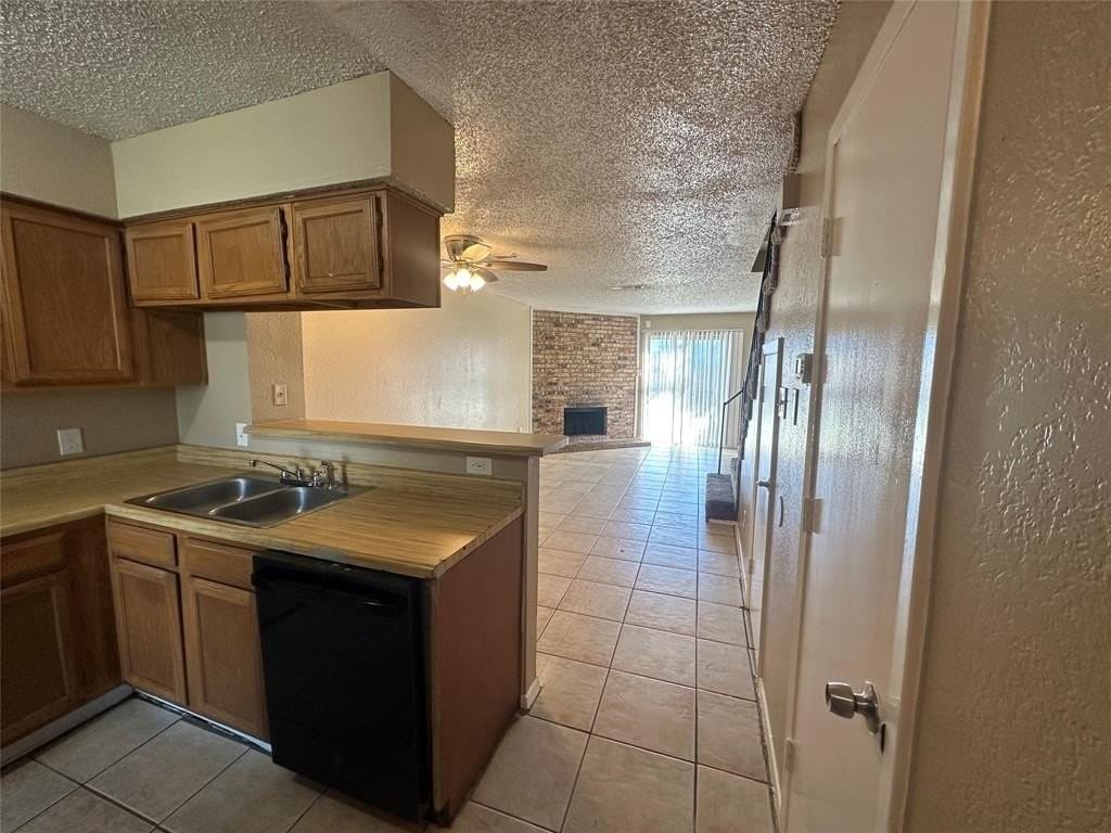 2174 Aspen Dr - Photo 3 of 24