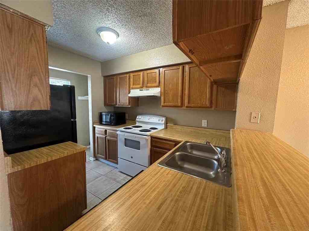 2174 Aspen Dr - Photo 4 of 24