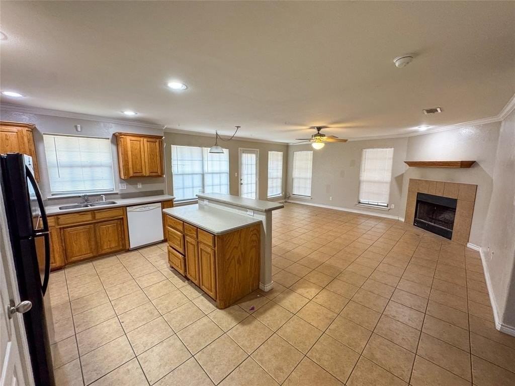 1705 Park Pl #1703 - Photo 3 of 8