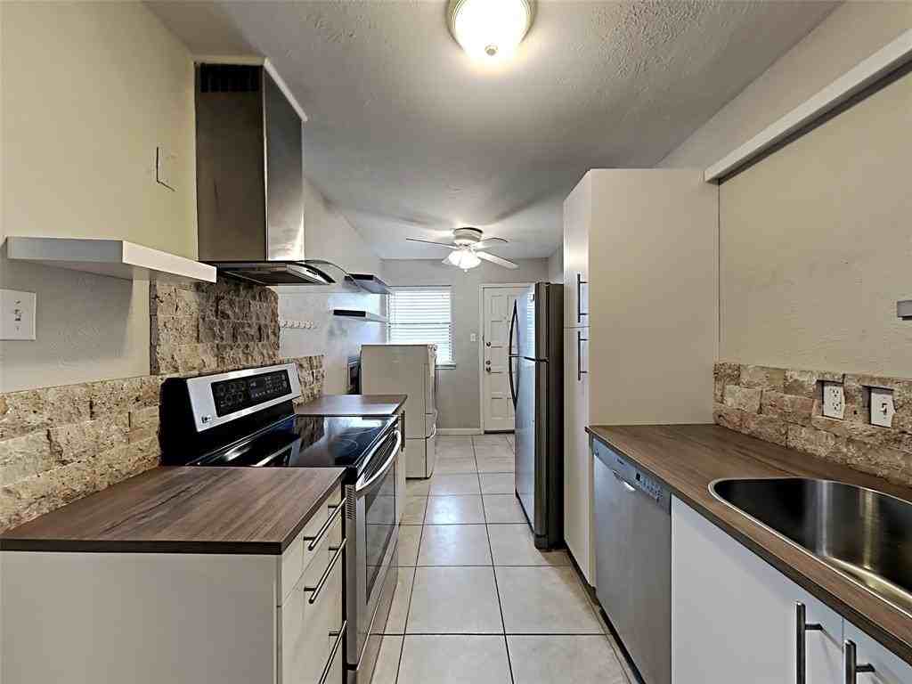 5105 Skillman St #120E - Photo 6 of 15