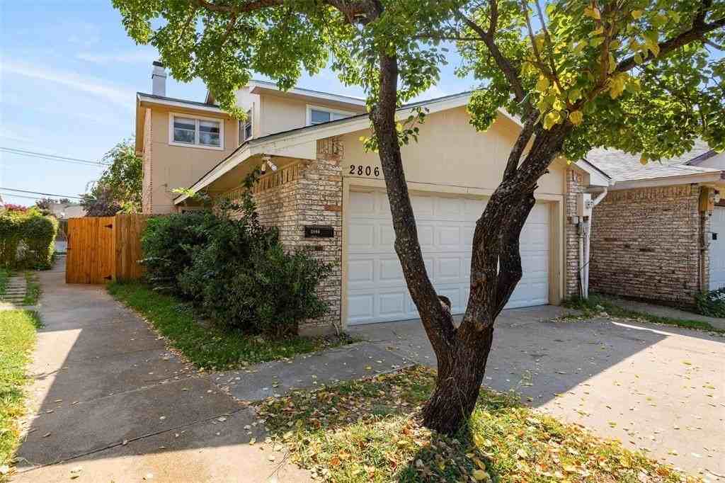 2806 Spring Valley Dr - Photo 2 of 22