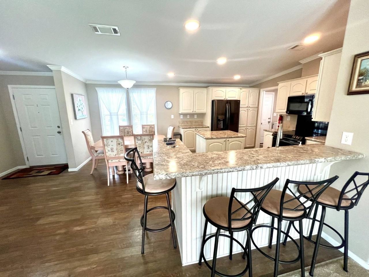 7407 Westwood Dr - Photo 3 of 25