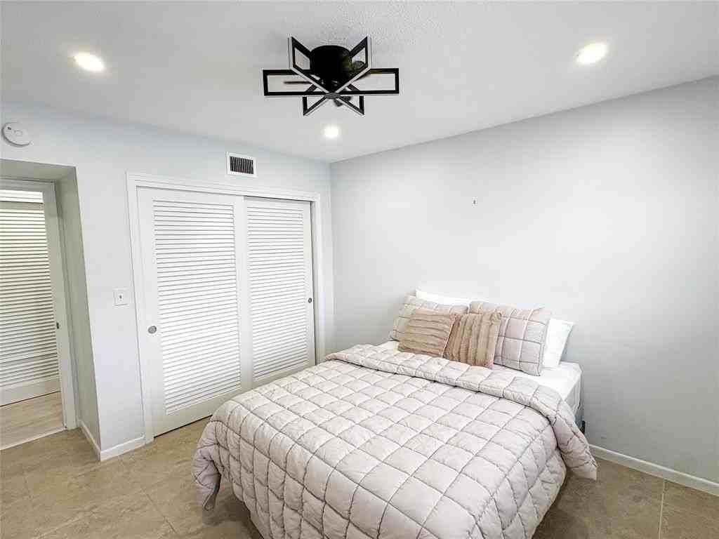 4541 N Ocean Dr #8 - Photo 6 of 49