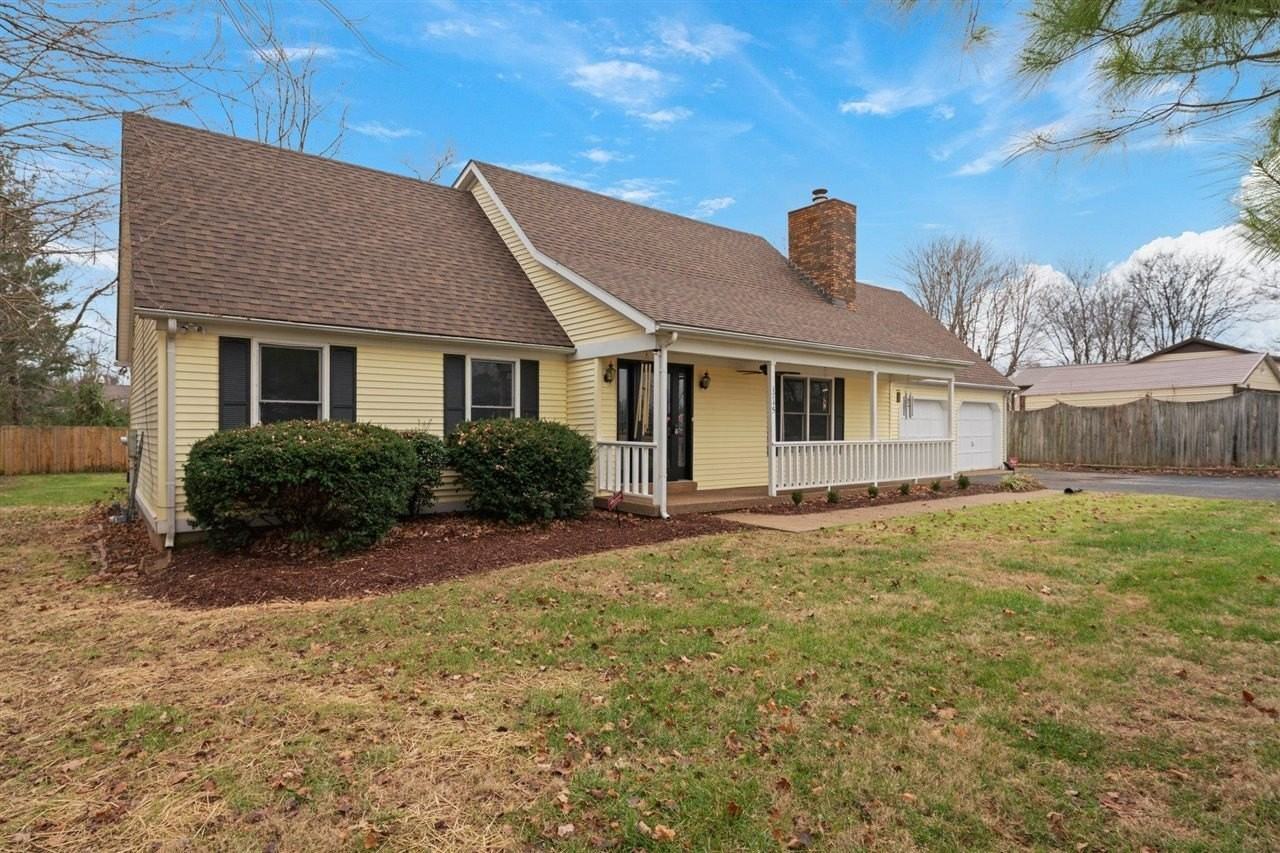 1745 Ewing Ford Rd - Photo 2 of 31