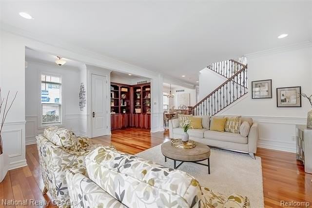 1365 Holland St - Photo 6 of 48