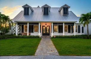 featured image of 1702 Clydesdale Ave