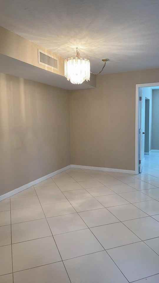 146 Capri D - Photo 7 of 16