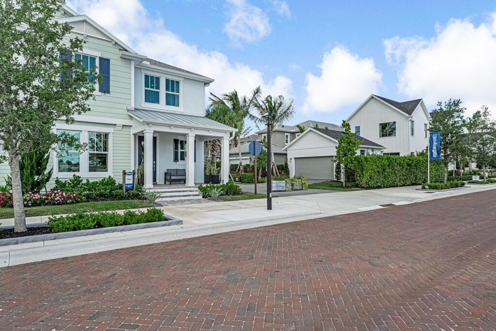 923 823 SW Prairie Avenue - Photo 2 of 50