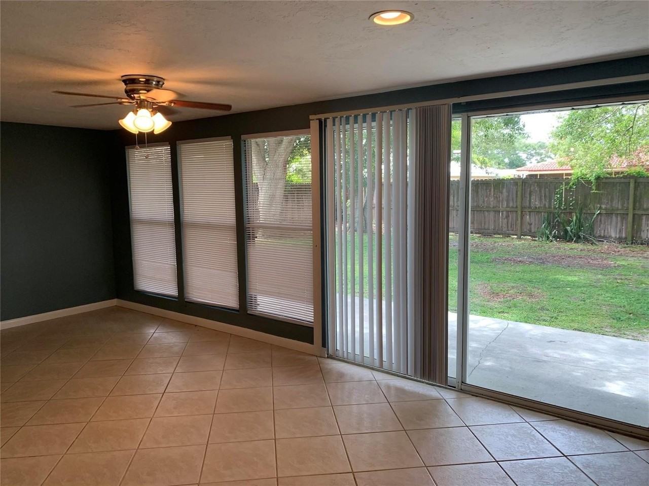 3370 Spring Mill Cir - Photo 5 of 12