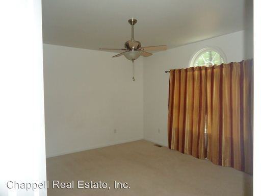 9605 Robin Rd - Photo 3 of 7