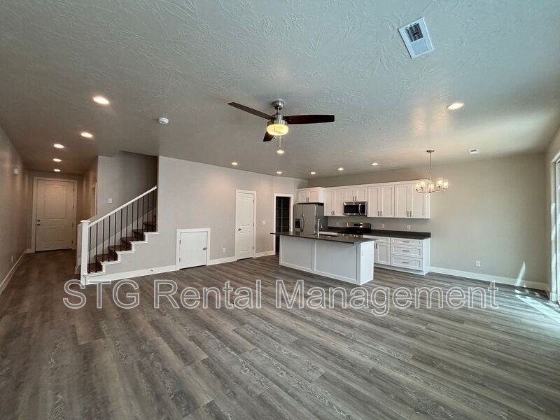 929 Sw - Photo 6 of 37