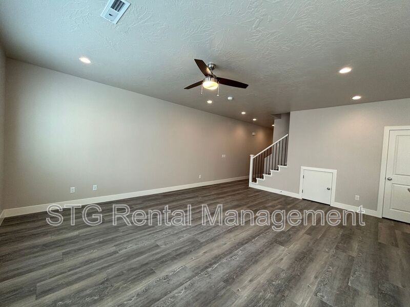 929 Sw - Photo 7 of 36