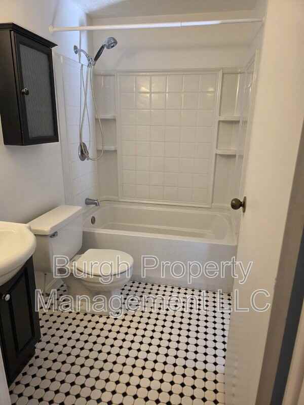 140 Scott Ln - Photo 3 of 18