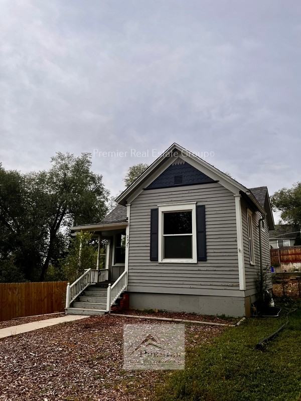 2427 W Platte Ave - Photo 3 of 11