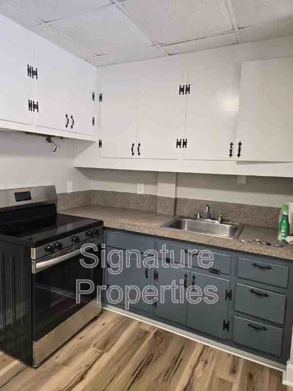 773 Long Point Rd #5 - Photo 3 of 9