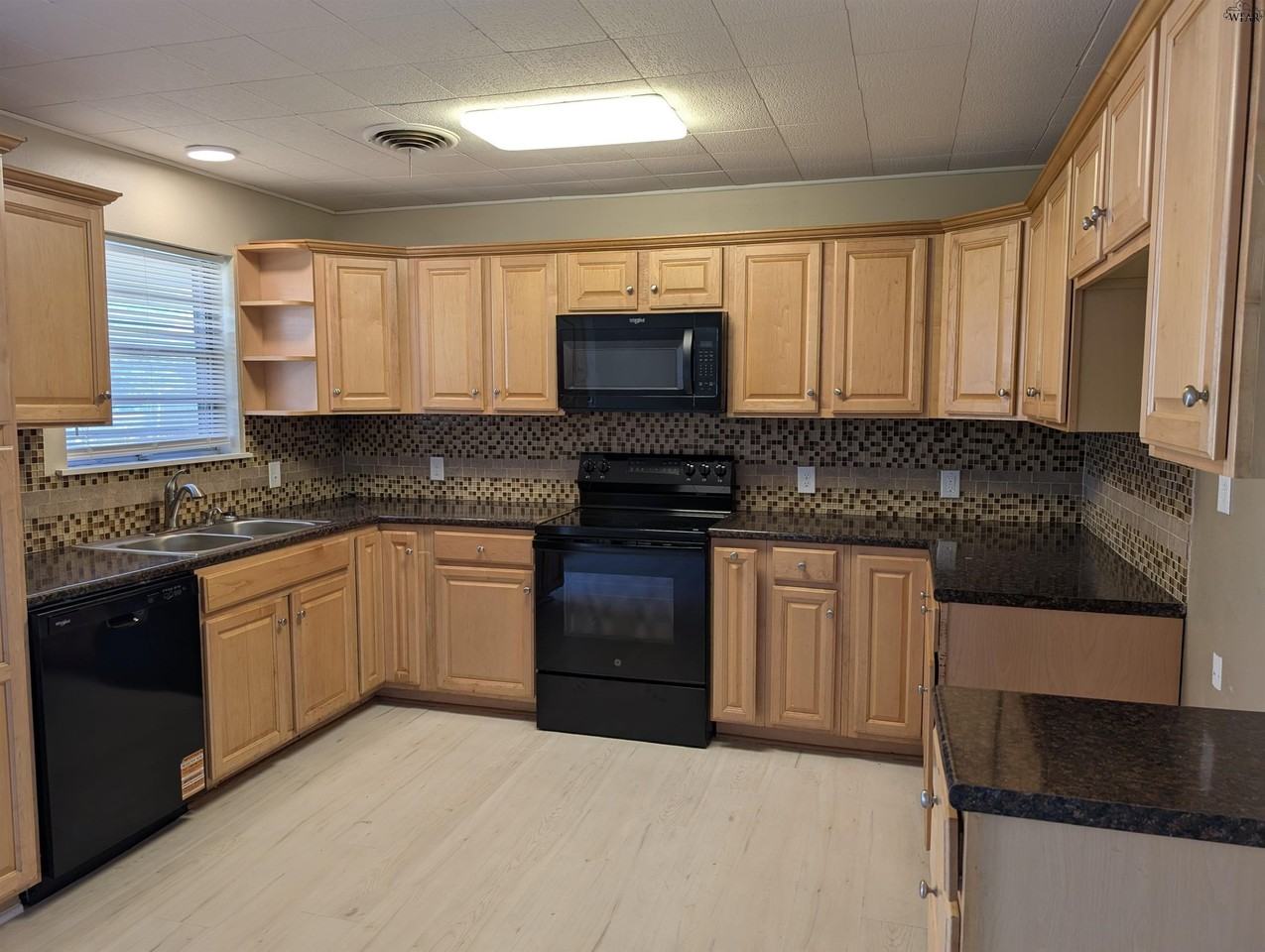 3907 Peggy Dr - Photo 3 of 12