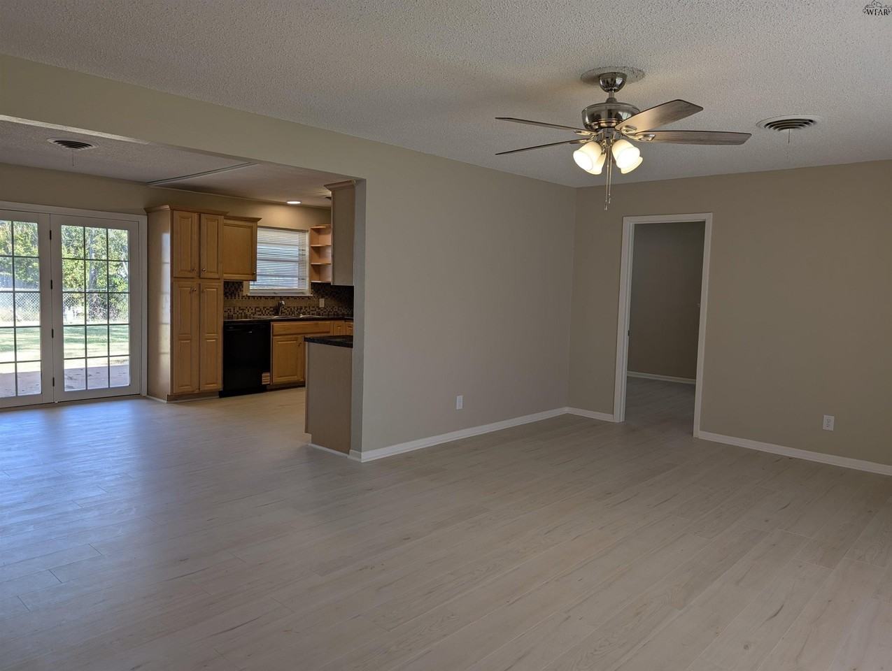 3907 Peggy Dr - Photo 6 of 12