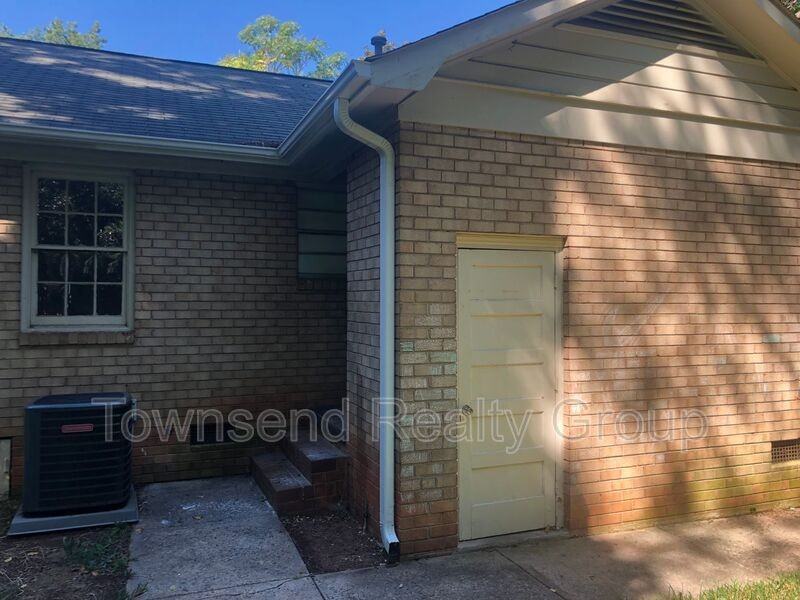 3026 Amity Garden Ct - Photo 4 of 18