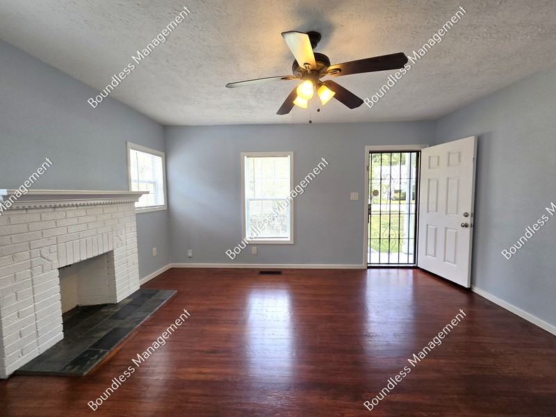 2473 Bayard St - Photo 3 of 17