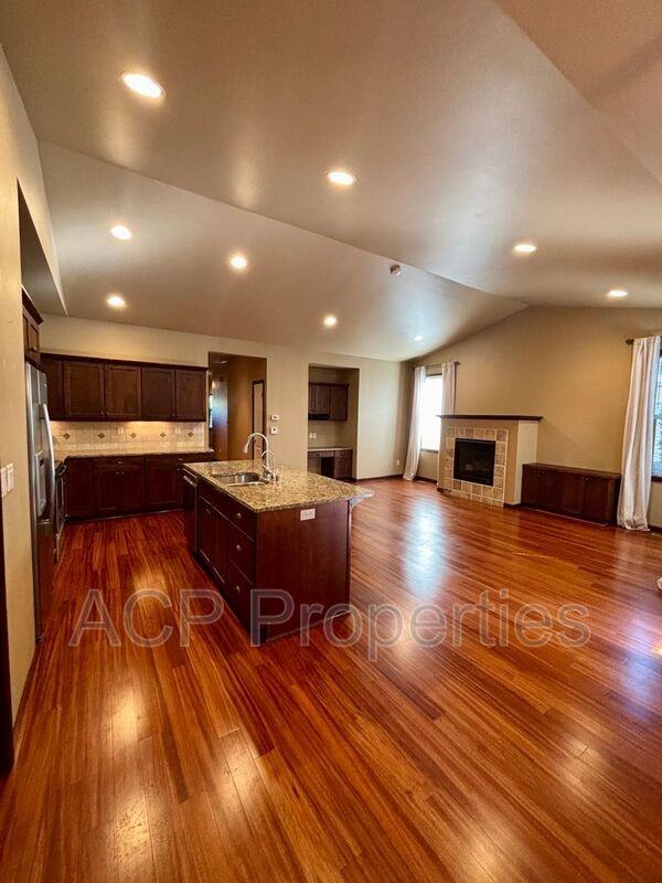 1516 Bryce Park Loop - Photo 3 of 15