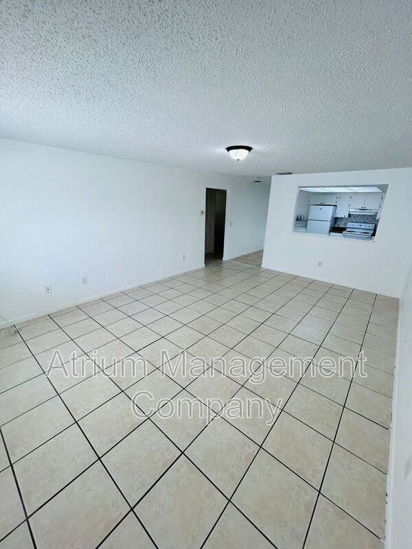 2648 South Dr - Photo 2 of 13