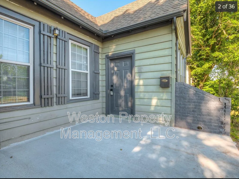 1428 Nw 45th St - Photo 3 of 20