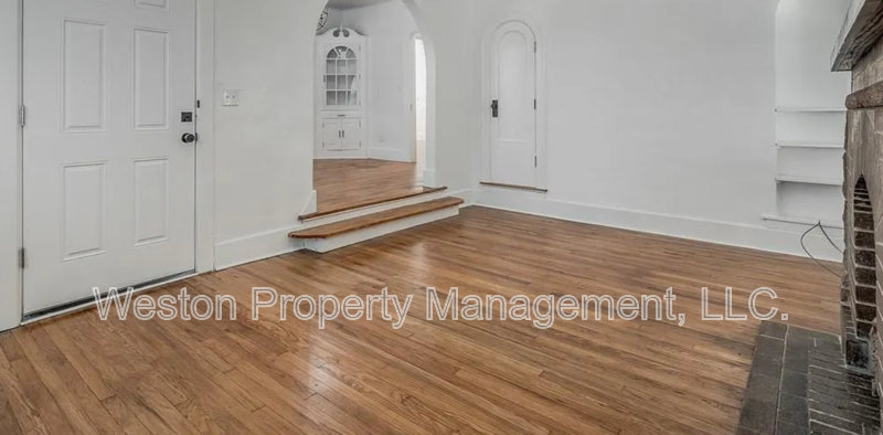 1428 Nw 45th St - Photo 5 of 20