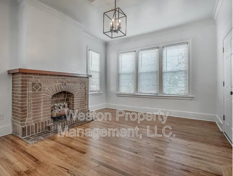 1428 Nw 45th St - Photo 6 of 20