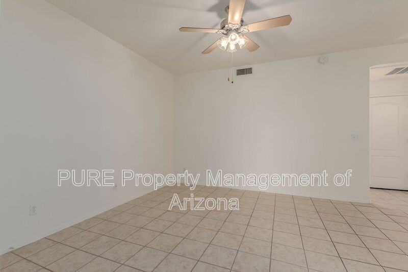 9151 W Greenway Rd - Photo 5 of 32