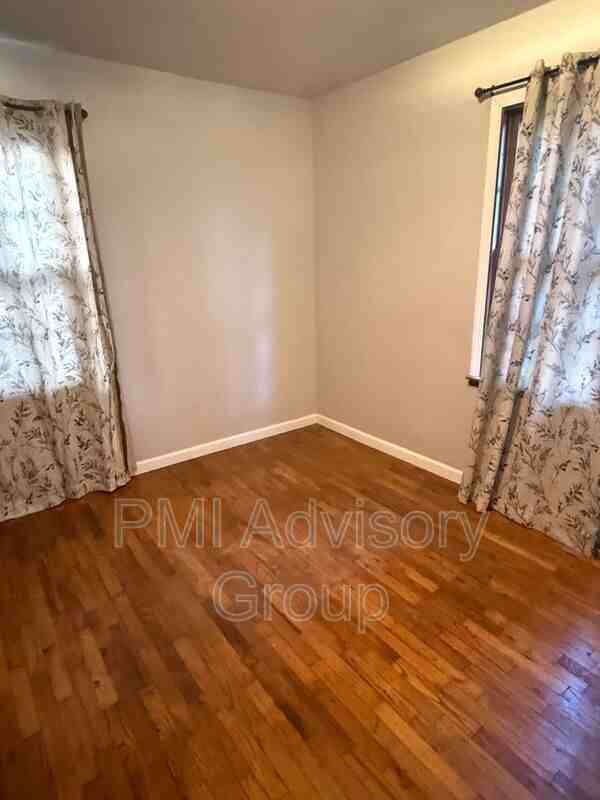 806 W 2nd St - Photo 6 of 10