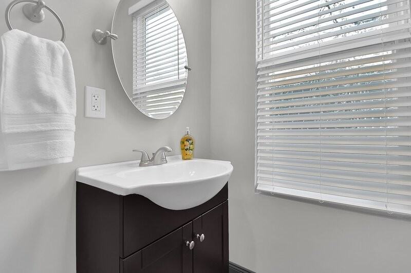 484 Berkeley Rd - Photo 3 of 6