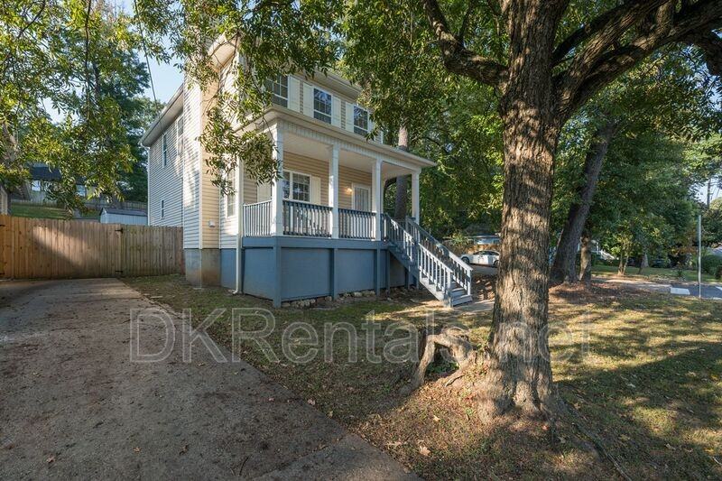 1331 Memorial Dr Se - Photo 3 of 27